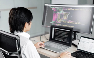 中卫 ,php声明和调用变量的符号是什么？
